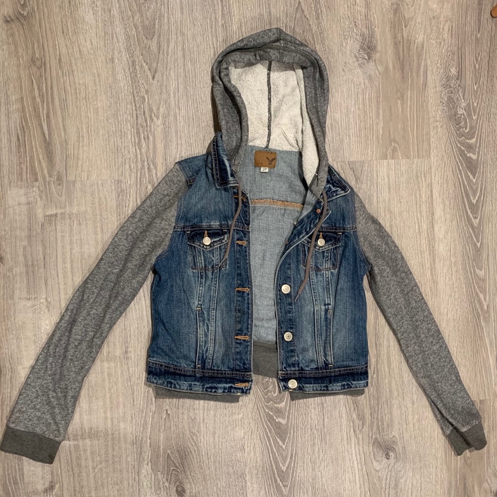 Cropped AEO Hooded Denim Jacket